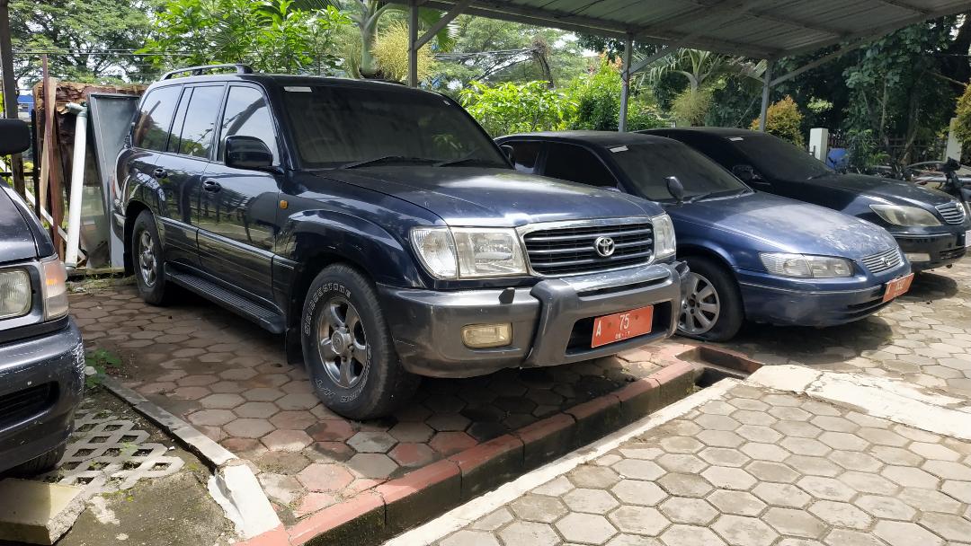 Mobdin Bekas Ratu Atut Dilelang