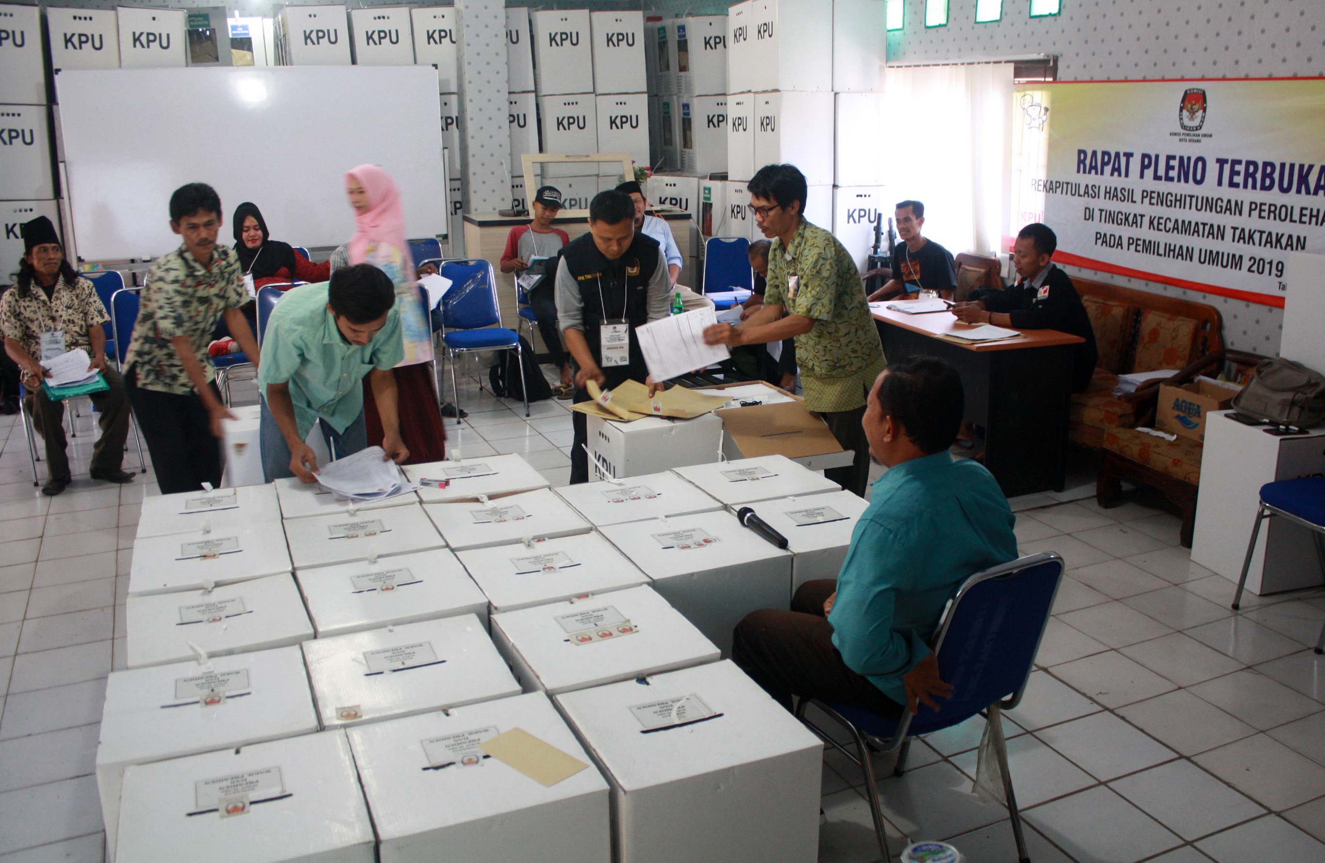 Rekapitulasi Tersendat di Kecamatan