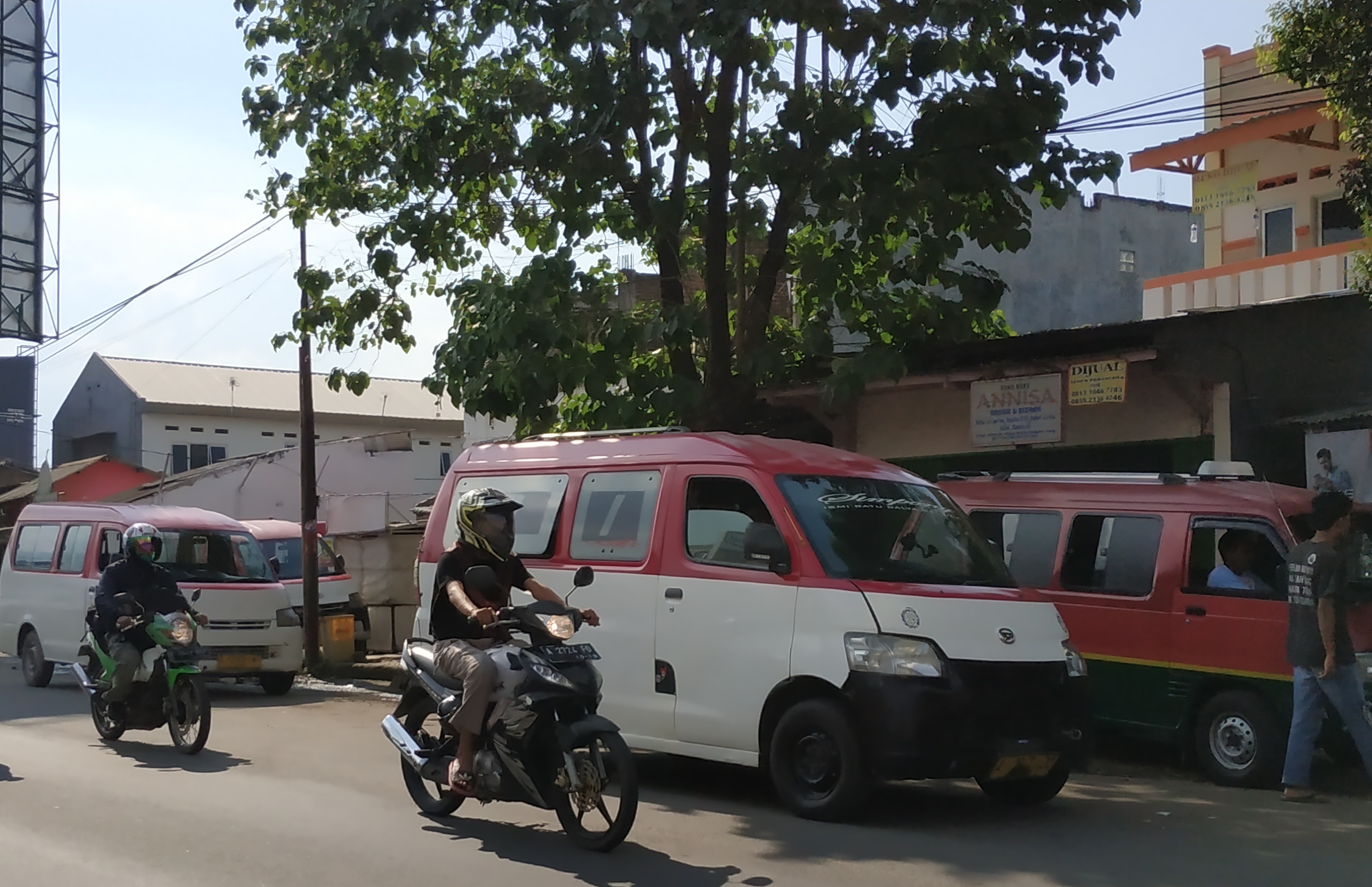 Sopir Angkot Serang-Balaraja Keluhkan Angkutan Ilegal