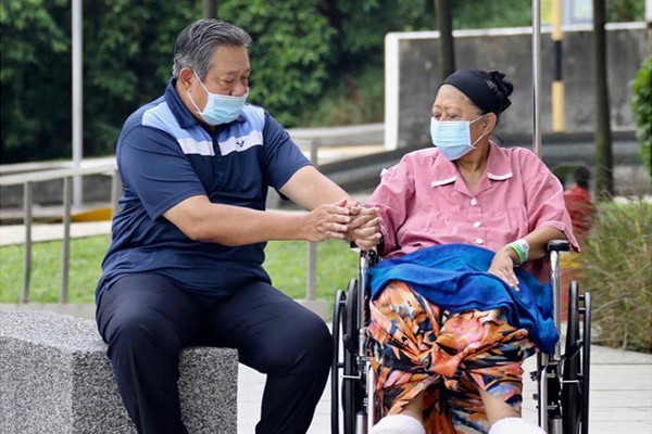 Ibu Ani