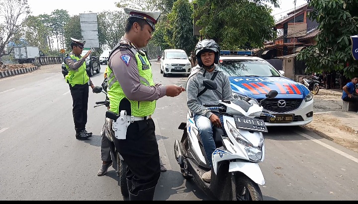 Tak Miliki SIM dan STNK Penyebab 67 Pengendara Ditilang
