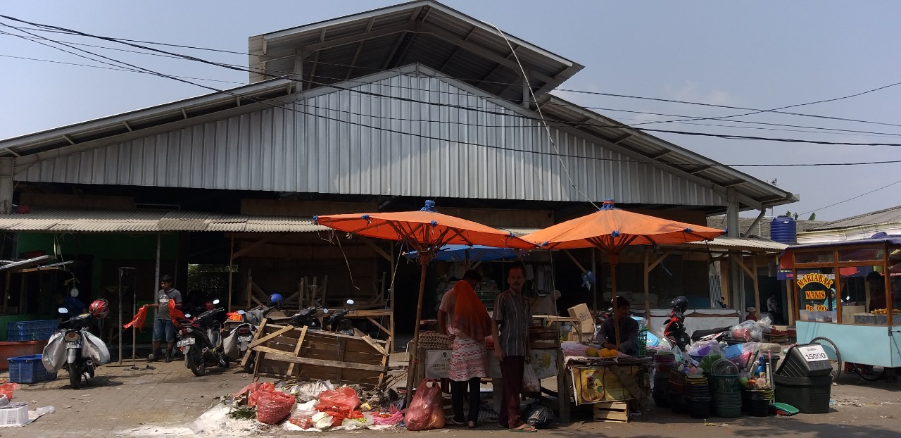 PKL Kembali Buka Lapak di Pasar Kranggot
