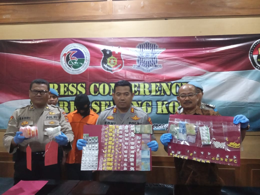 Polresta Serang Bekuk Dua Penjual Obat Keras