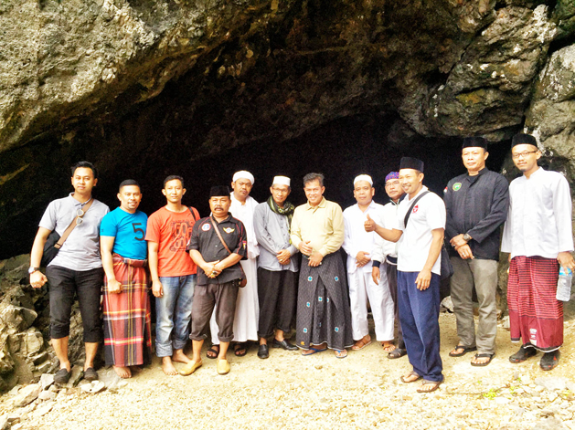 Ke Sanghyang Sirah Bersama Walikota Serang (2/Habis): Pakai Sekoci Mendarat Tanpa Dermaga
