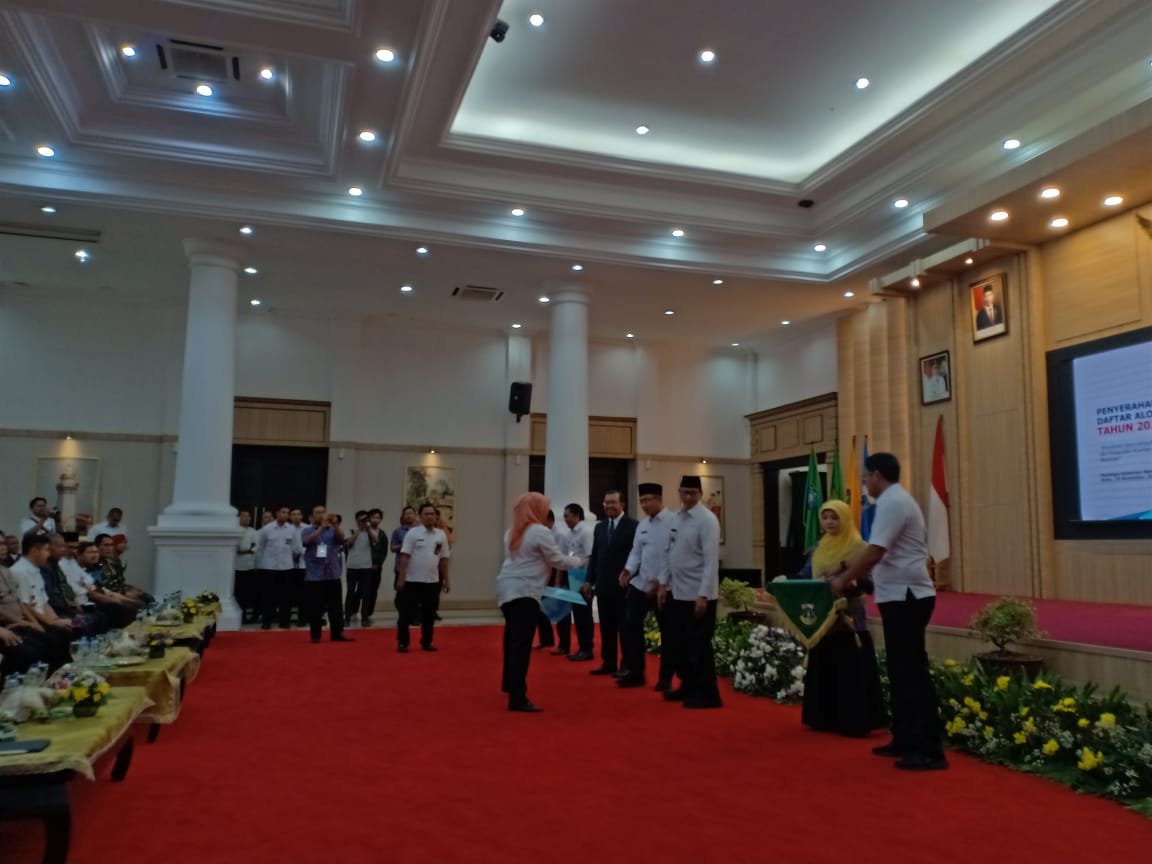 Gubernur Serahkan DIPA ke Kabupaten/Kota