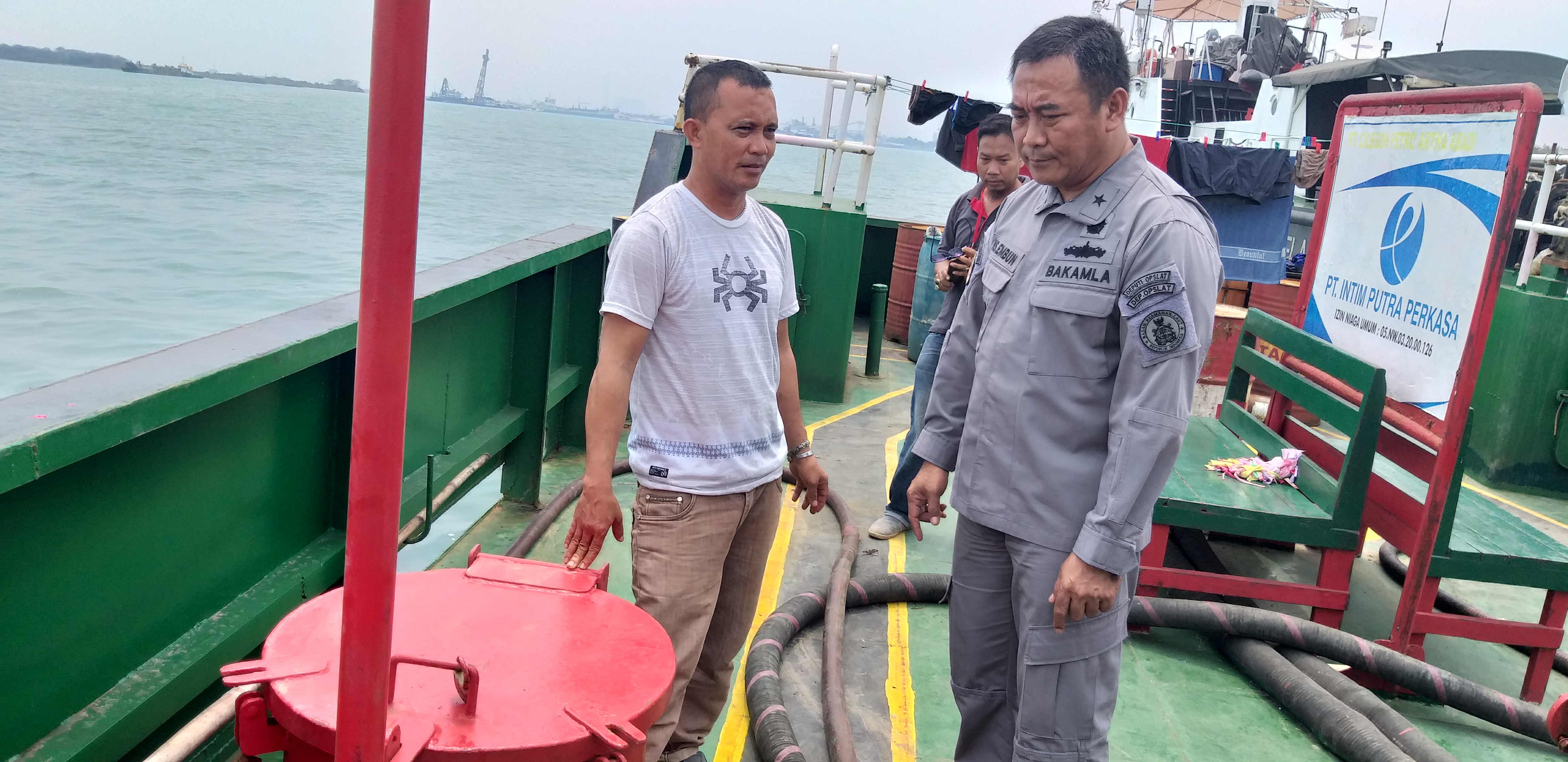Bakamla Amankan 35 Ton Solar Ilegal di Perairan Bojonegara