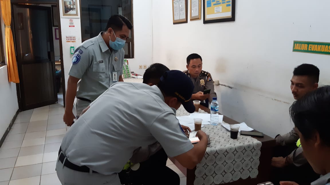 Bus ALS Tabrak Truk di Tol Tangerang-Merak, Lima Meninggal
