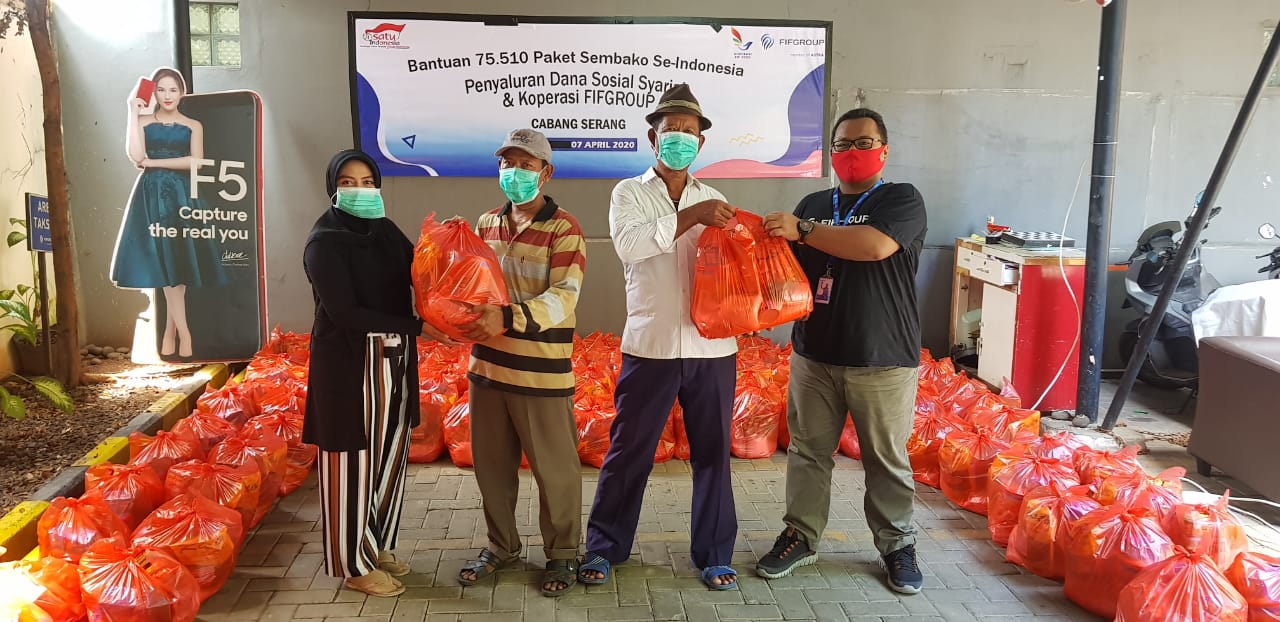 FIFGROUP Cabang Serang Salurkan 323 Paket Sembako