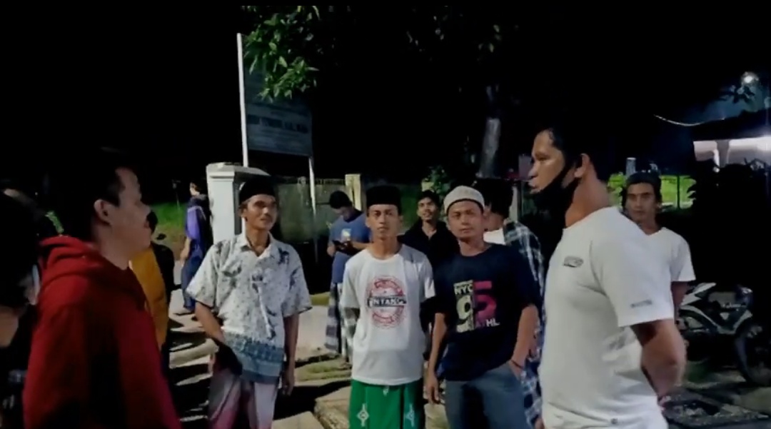 Tak Dapat Bantuan Sosial Tunai, Kades Diamuk Warga