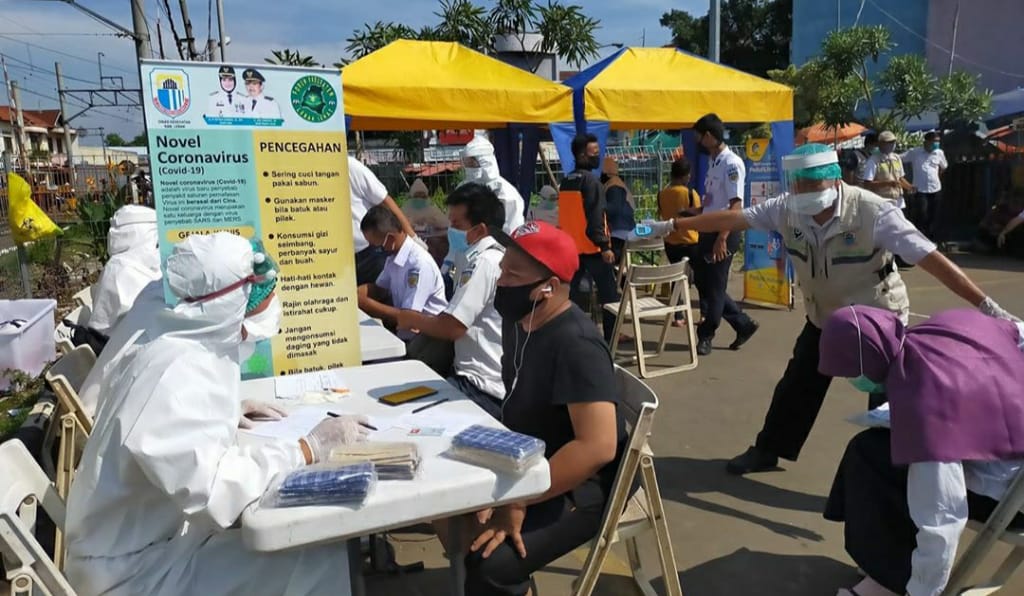 Mudik ke Lebak, Penumpang KRL Reaktif Corona