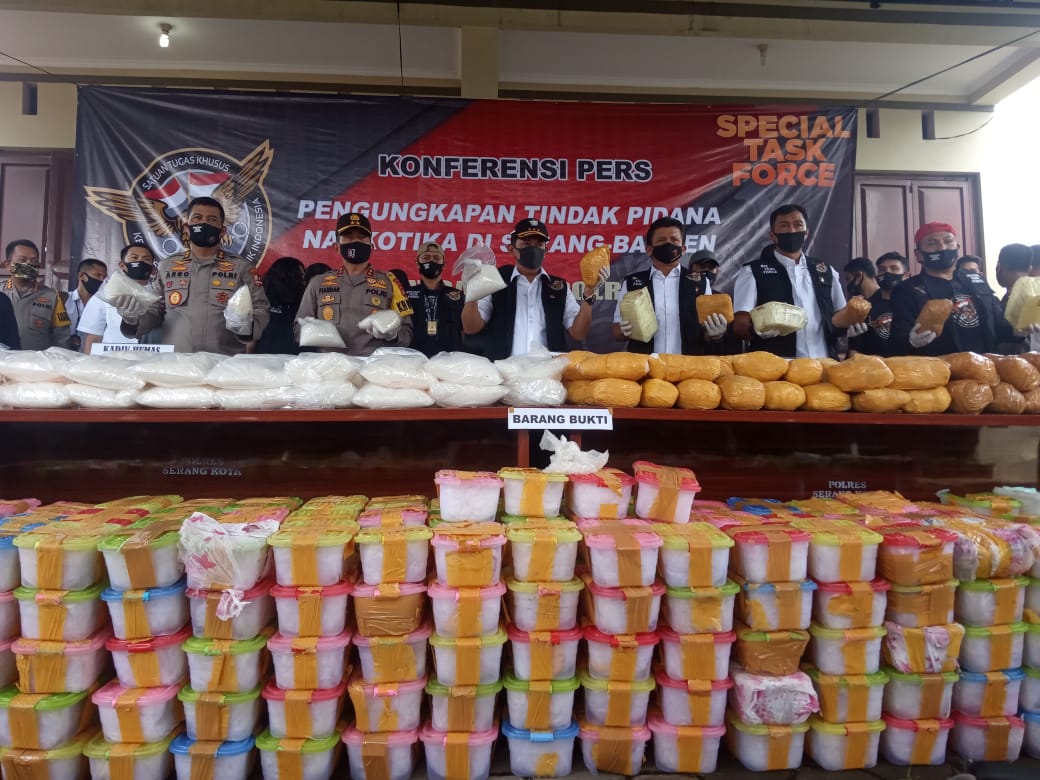 Polisi Amankan 821 Kilogram Sabu di Sebuah Ruko di Taktakan