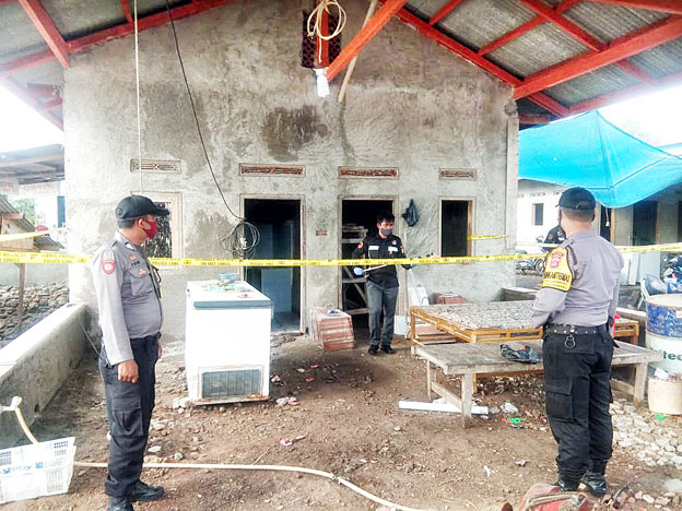 Selingkuh, Tukang Bangunan Dibacok