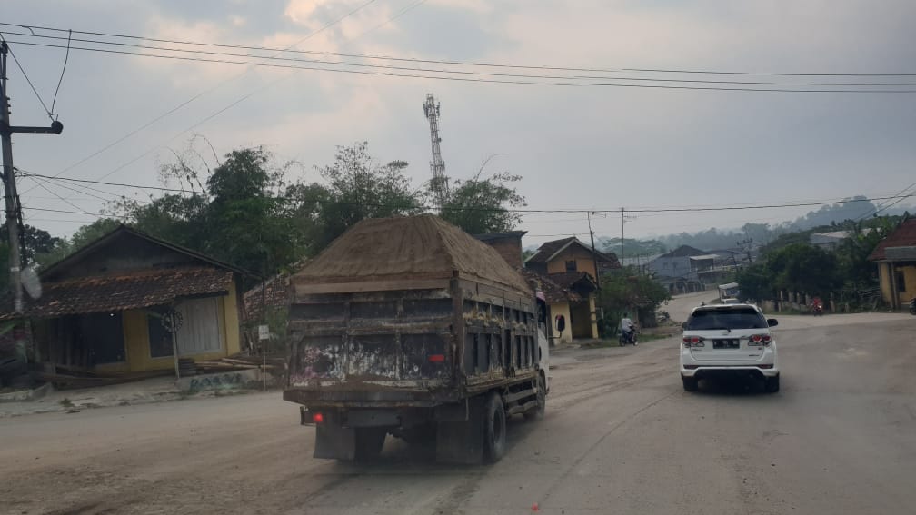 Dishub Lebak Janji Intensifkan Patroli untuk Tindak Angkutan Pasir Basah