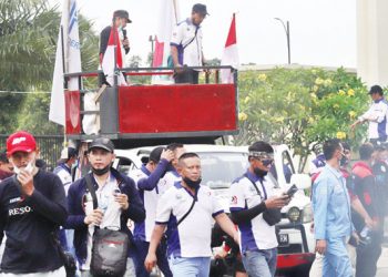 Buruh Tuntut UMK 2022 Naik 13,5 Persen