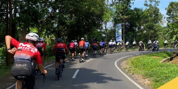 Ratusan Peserta Meriahkan Pasundan Ride bank bjb 2021