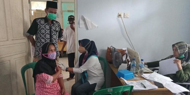700 Orang Warga Bojongcae Antusias Divaksin