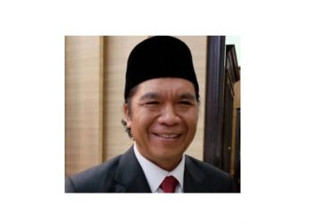 SK Pemberhentian Al Muktabar Menggantung