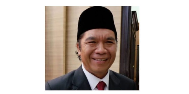 SK Pemberhentian Al Muktabar Menggantung