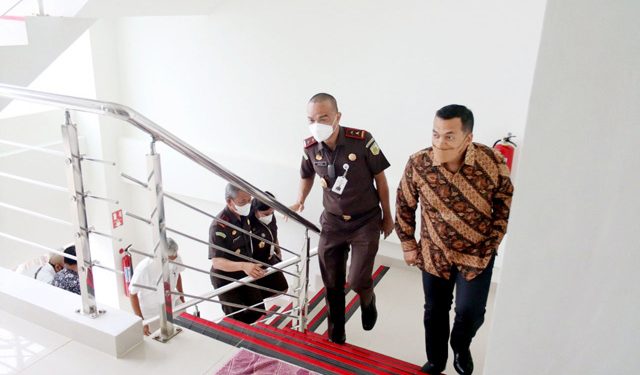 Warga Miskin Berobat Gratis Pakai KTP