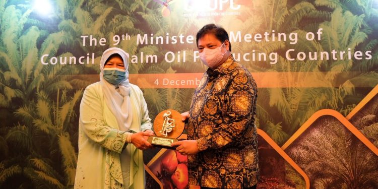 Menko Airlangga Bertemu Menteri Malaysia Bahas Perluasan dan Kesejahteraan Petani Sawit