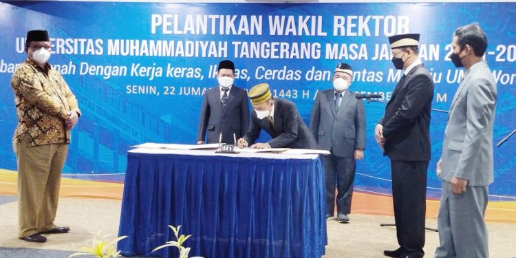 3 Wakil Rektor UMT Dilantik