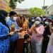 Emak- emak Serbu Minyak Goreng di Ciruas