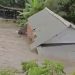 Rumah Panggung Terseret di Kali Malang Kasemen
