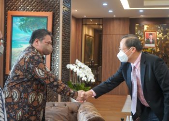 Menko Airlangga Bertemu Wakil Menteri Tan See Leng Bahas Kerja Sama Bidang Pariwisata dan Transisi Energi
