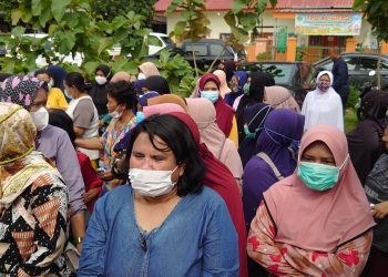 Ibu-ibu Serbu Rumah Dinas Wakil Walikota Cilegon, Ada Apa ya
