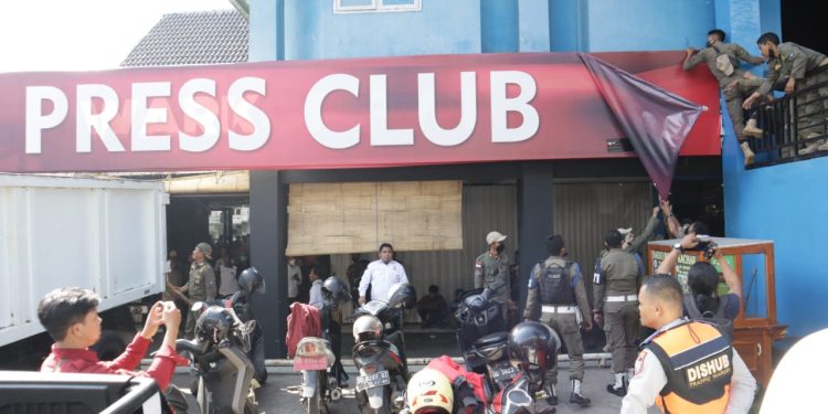 Tanpa SK Pencabutan Izin Pemanfaatan Lahan, Pemprov Sulsel Segel Paksa Aset PWI Sulsel