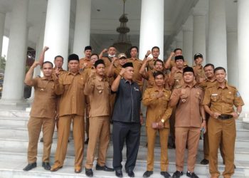 Bertemu Bupati Serang, Kades Asal Dapil Tiga Bahas Soal Penghasilan Tetap