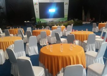 Meja-kursi untuk tamu VIP berada di depan dekat layar monitor. Foto: M Widodo/Radar Banten