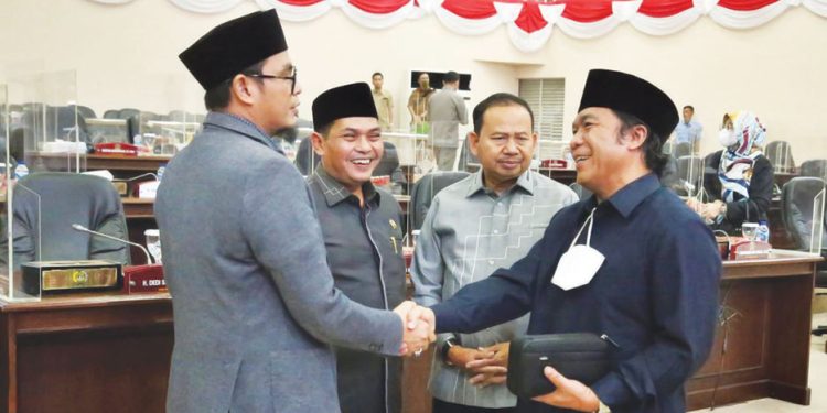Dewan Dalami Laporan APBD 2021, Al Muktabar Terima Saran Fraksi-fraksi