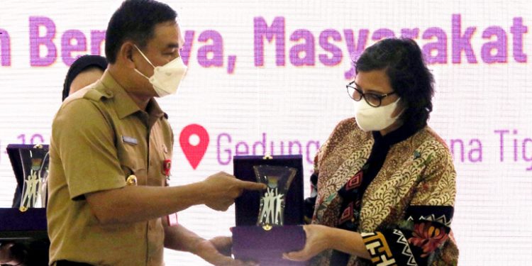 Peningkatan Kesejahteraan dan Pembangunan, Mad Romli: Perempuan Punya Peran