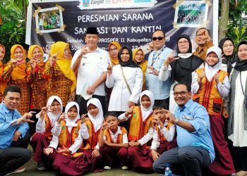 PT Cargill Bangun Sanitasi, Toilet dan Kantin Siswa di SDN Cibeureum 3