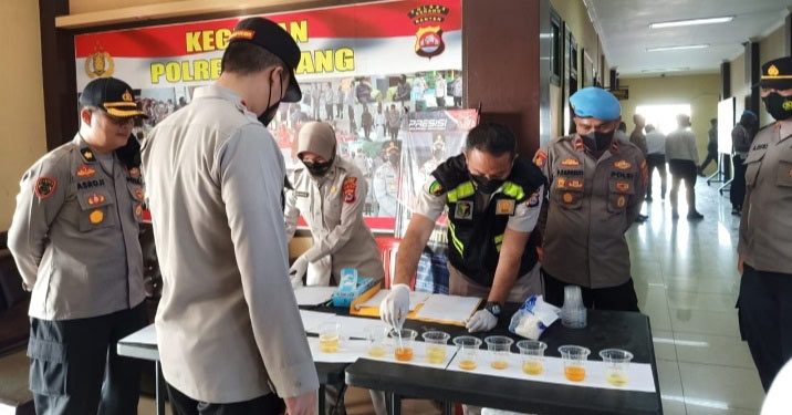 22 Anggota Polres Serang Dites Urine