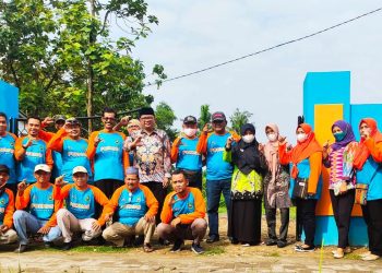 Pokmas dan Lurah Kebonsari Monitoring Pembangunan Sarana Lingkungan
