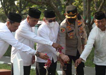 Rangkaian HUT ke-15 Kota Serang: Syafrudin Pimpin Ziarah ke Makam Pahlawan Ciceri dan Kesultanan Banten