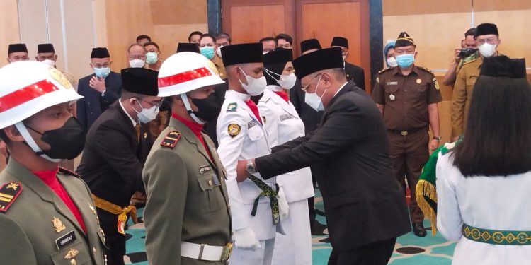 Walikota Benyamin Kukuhkan 50 Anggota Paskibraka Tangsel