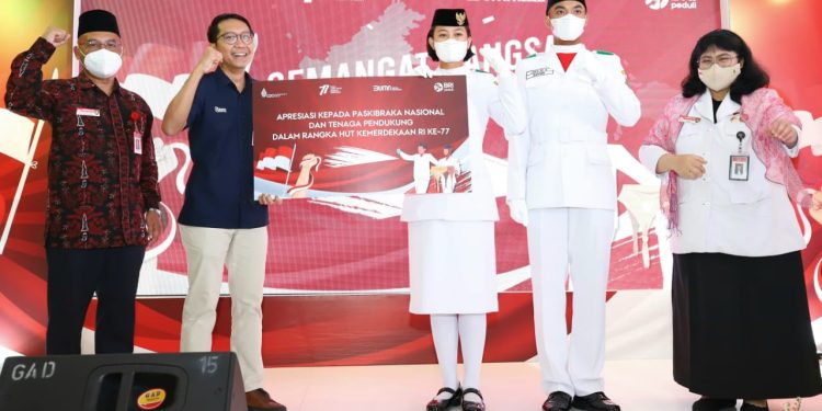 Maknai Kemerdekaan RI, BRI Salurkan Dana Pendidikan bagi 68 Paskibraka dan 1.800 Anak Pelaku Usaha Mikro