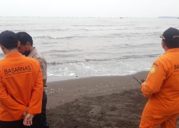 Gegara Tutup Styrofoam Jatuh, Pria Asal Kebon Jeruk Tenggelam di Pantai Muara Teluknaga