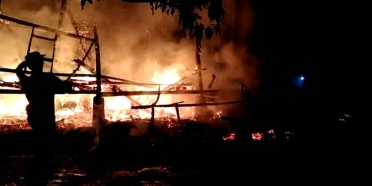 Korsleting Listrik, Rumah Warga Sudimara Habis Terbakar