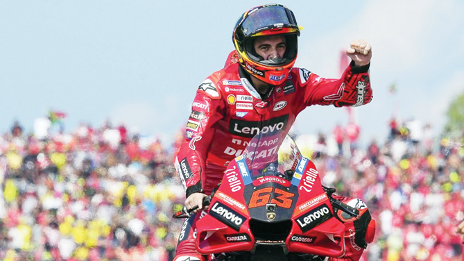 Bagnaia Juara Dunia, Rins Beri Perpisahan Manis