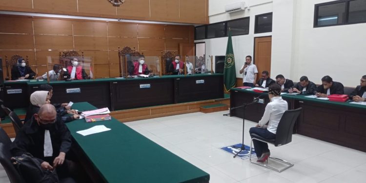 Tanggapi Dakwaan Jaksa, Nikita Mirzani: Lucu Aja