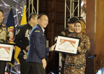 Bupati Serang Raih Satyalancana Aditya Karya Mahatva Yodha Award 2022