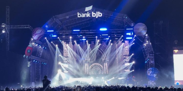 Pengunjung Antusias, Kerlap-Kerlip Festival 2022 Sukses Digelar