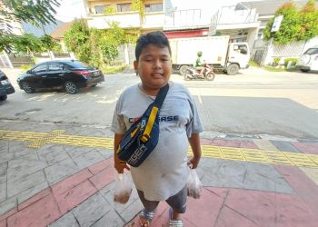 Muhammad Romi, Putus Sekolah Jualan Cilok Demi Hidupi Adik dan Ibunya Yang Janda