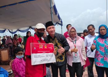 Hasbi Jayabaya Salurkan Bantuan Kemensos untuk Kaum Disabilitas di Lebak