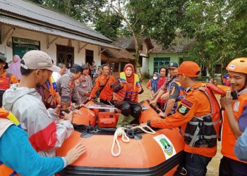 Bupati Irna Tinjau Lokasi Banjir di Kecamatan Patia