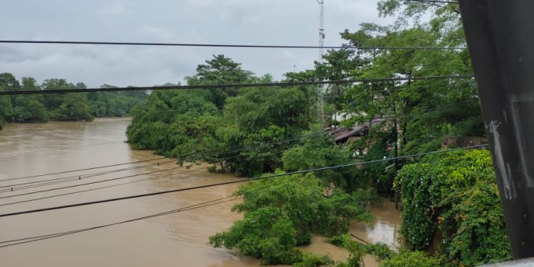Awas Banjir, Ketinggian Air Sungai Ciberang dan Ciujung Capai 572 Sentimeter